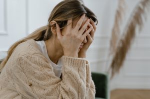 Κάθε Σκέψη Είναι Τρένο. Γιατί Ανεβαίνεις Σε Όλα; Η Υπερανάλυση Έχει Τίμημα