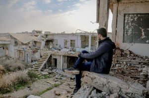 Ο Πόλεμος Που Δεν Τελειώνει. Αυτοί Που Φεύγουν και Αυτοί Που Μένουν